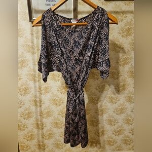 TOUCH 9 Small OPEN SLEEVE DRESS WITH TIE BELT